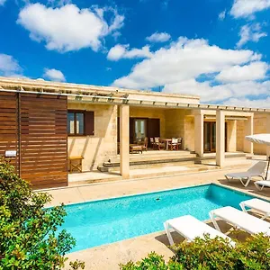 https://water-front-villa-shalom.balearic-islands.net